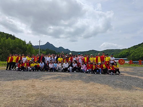 芳冠科技服務(wù)團(tuán)隊(duì)、制二車(chē)間梅河行